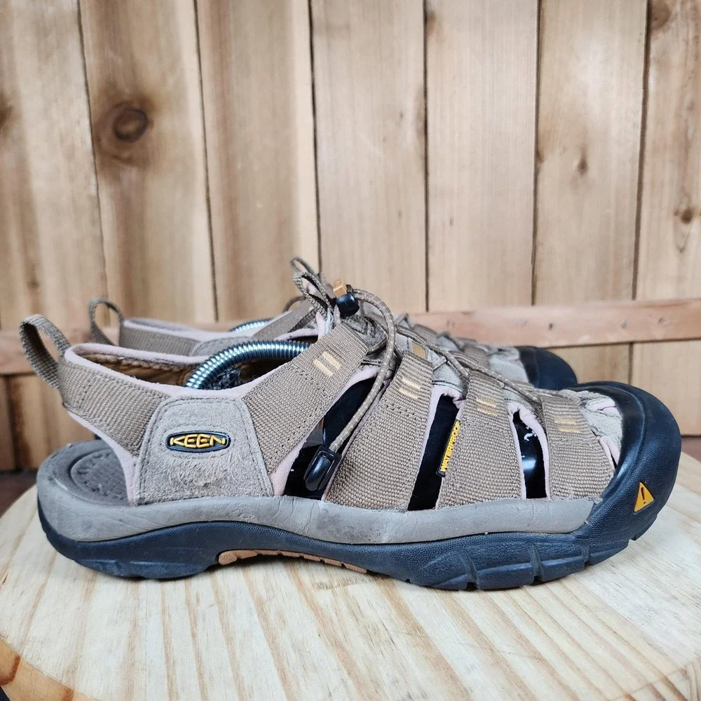 Keen Newport‎ H2 Sandals Mens Size 9.5 Brown Hiking Water Shoes Closed Toe
